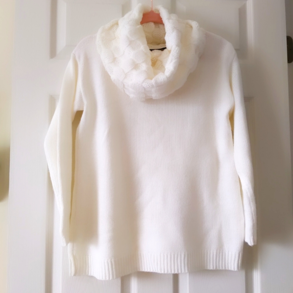 Twiggy of London Small Cream Sweater Cowl Neck